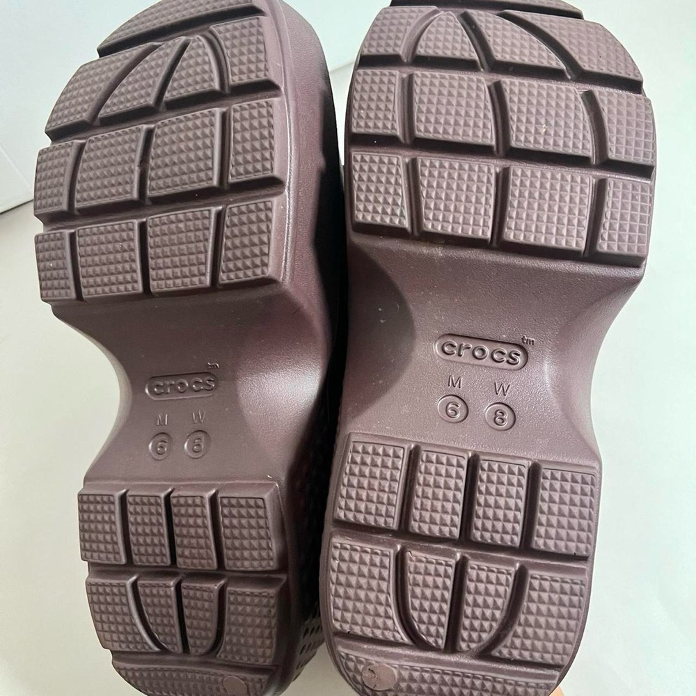 CROCS Platform Slide Mules with Gold & Pearl Charms - Picture 4 of 6